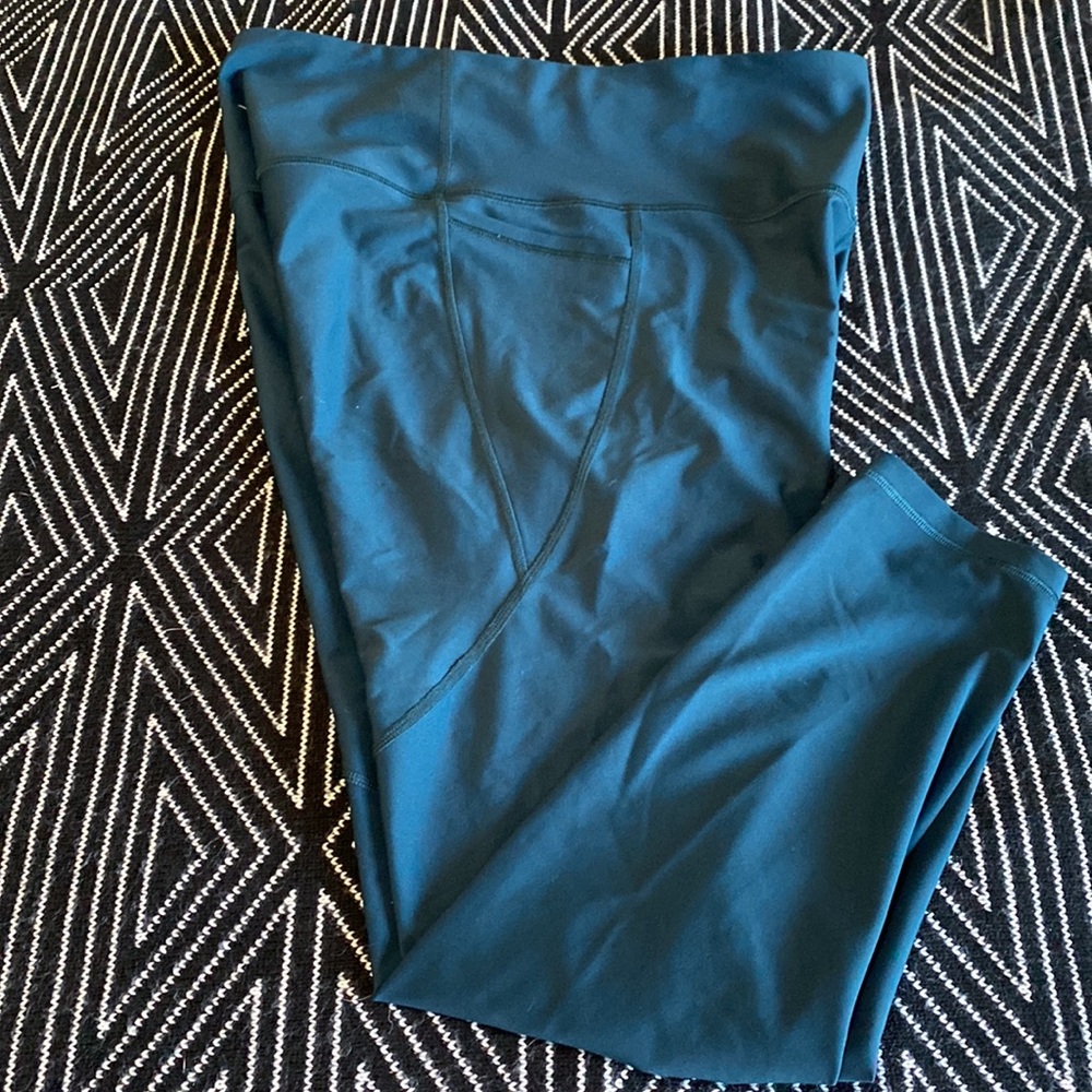 Old Navy Active Leggings - Picture 6 of 7